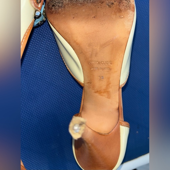 Vintage Giuseppe Zanotti Patent Leather Peep Toe Crystal Heels, Size 38 (7.5 US) - Picture 7 of 8